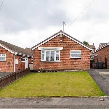 Luxurious Detached Bungalow 배틀리 외부 사진
