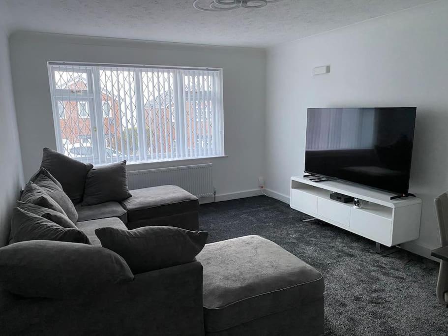 Luxurious Detached Bungalow 배틀리 외부 사진